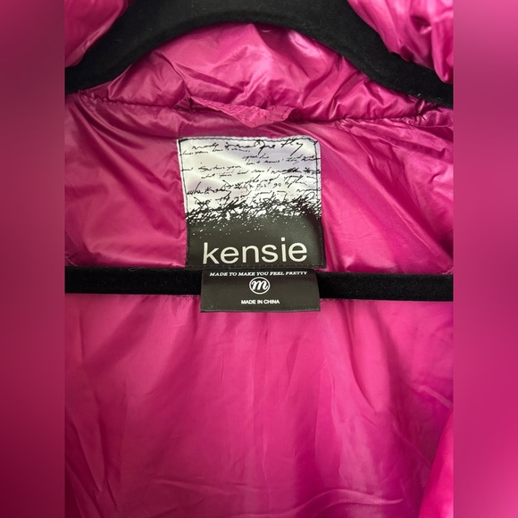 Kensie Puffer Vest With Detachable Hood - Picture 6 of 7